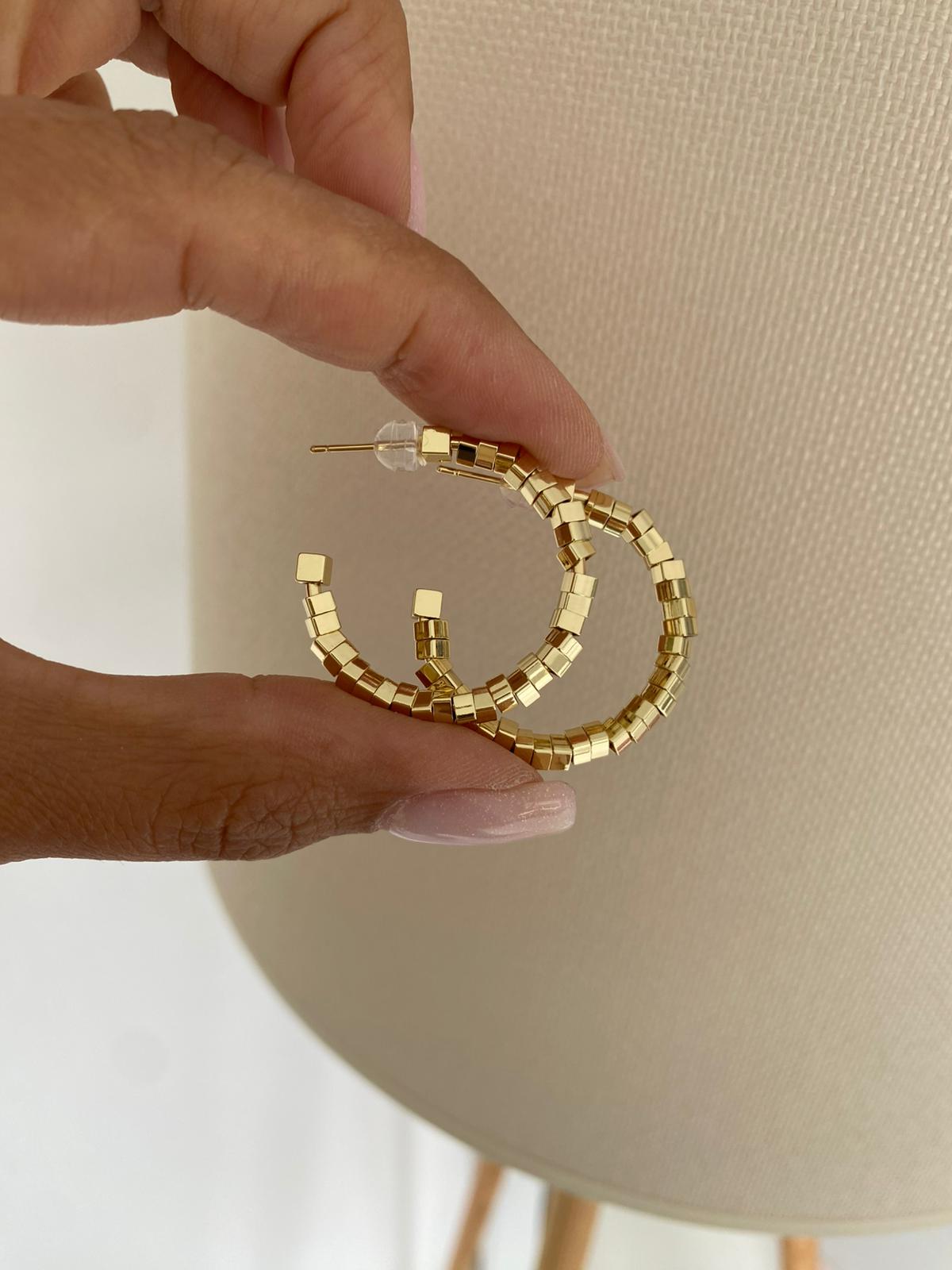 Gold pull küpe