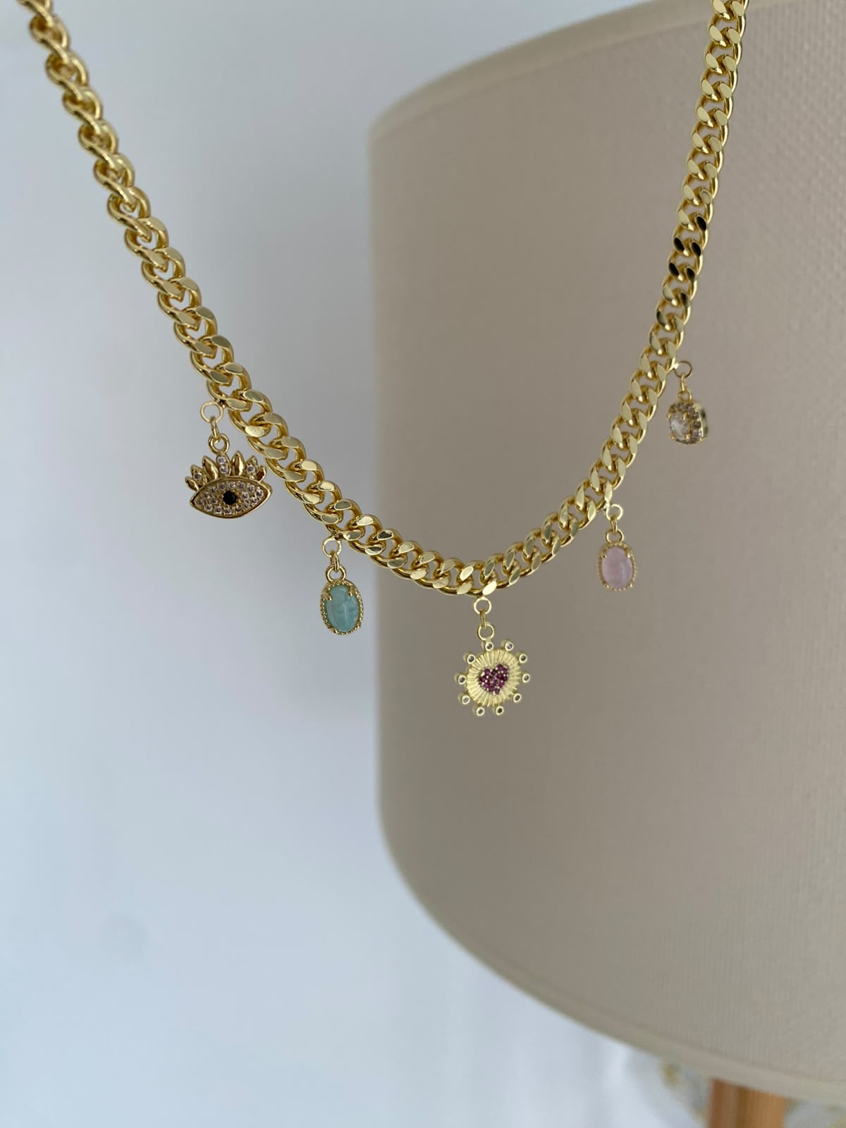 Heart & eyes charm choker