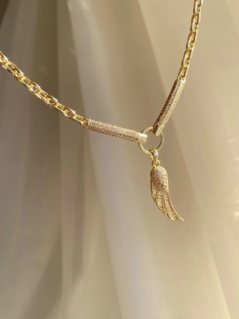 Angel wing choker